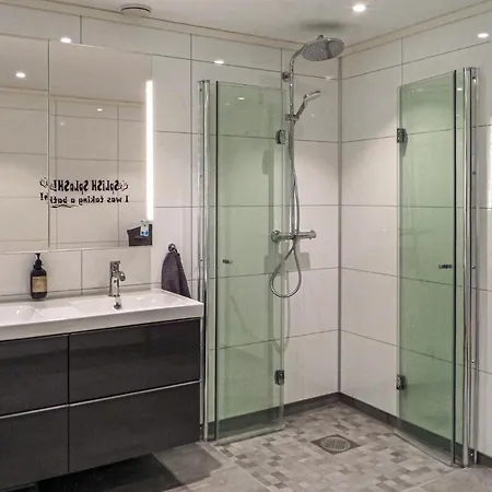 Stunning In With 2 Bedrooms And Wifi Apartament *