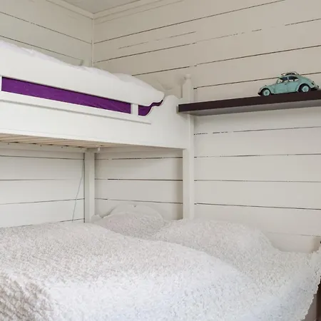Stunning In With 2 Bedrooms And Wifi *